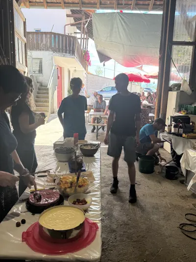 Die Grillstelle im Hof